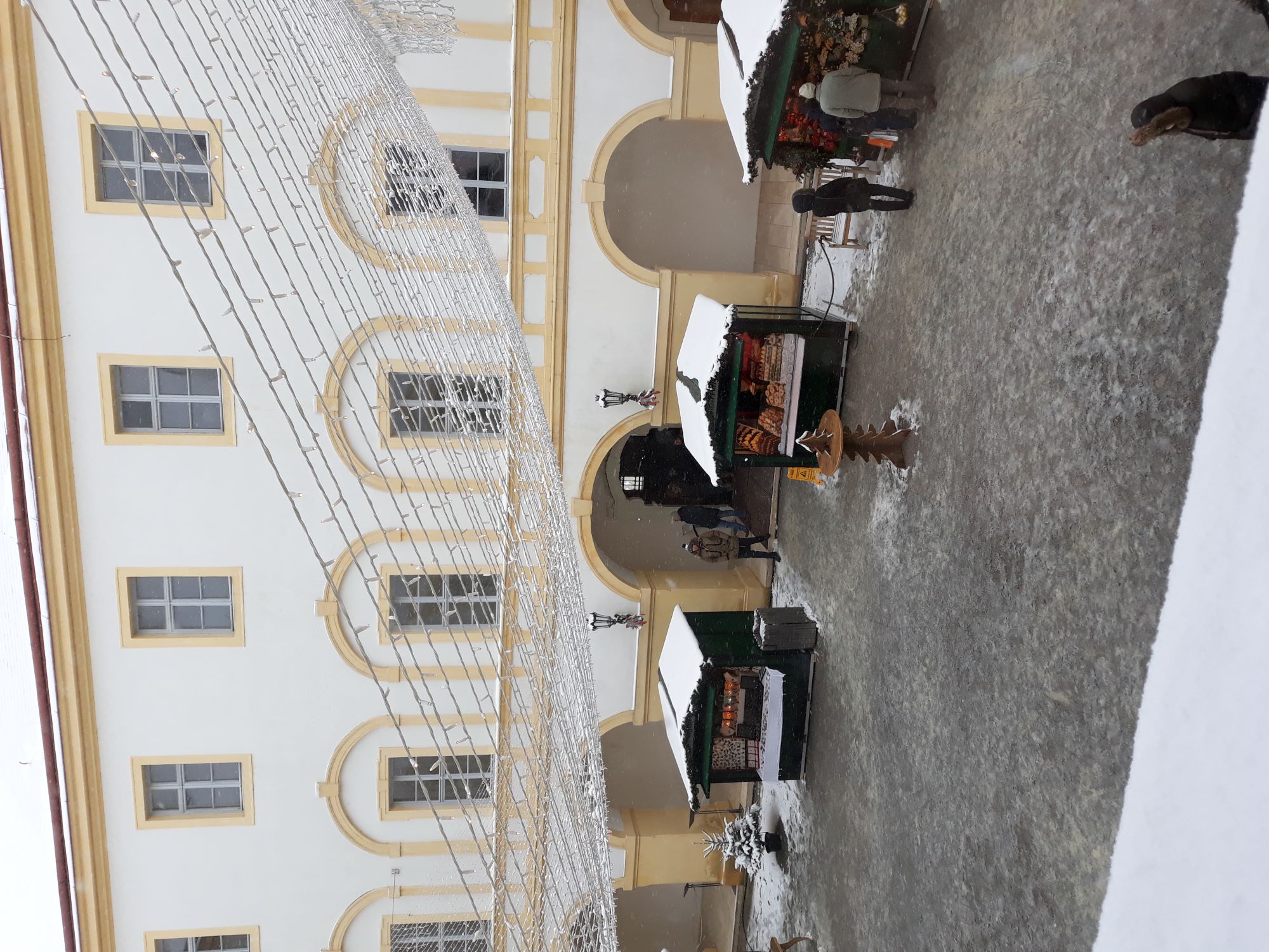 Schlosshof